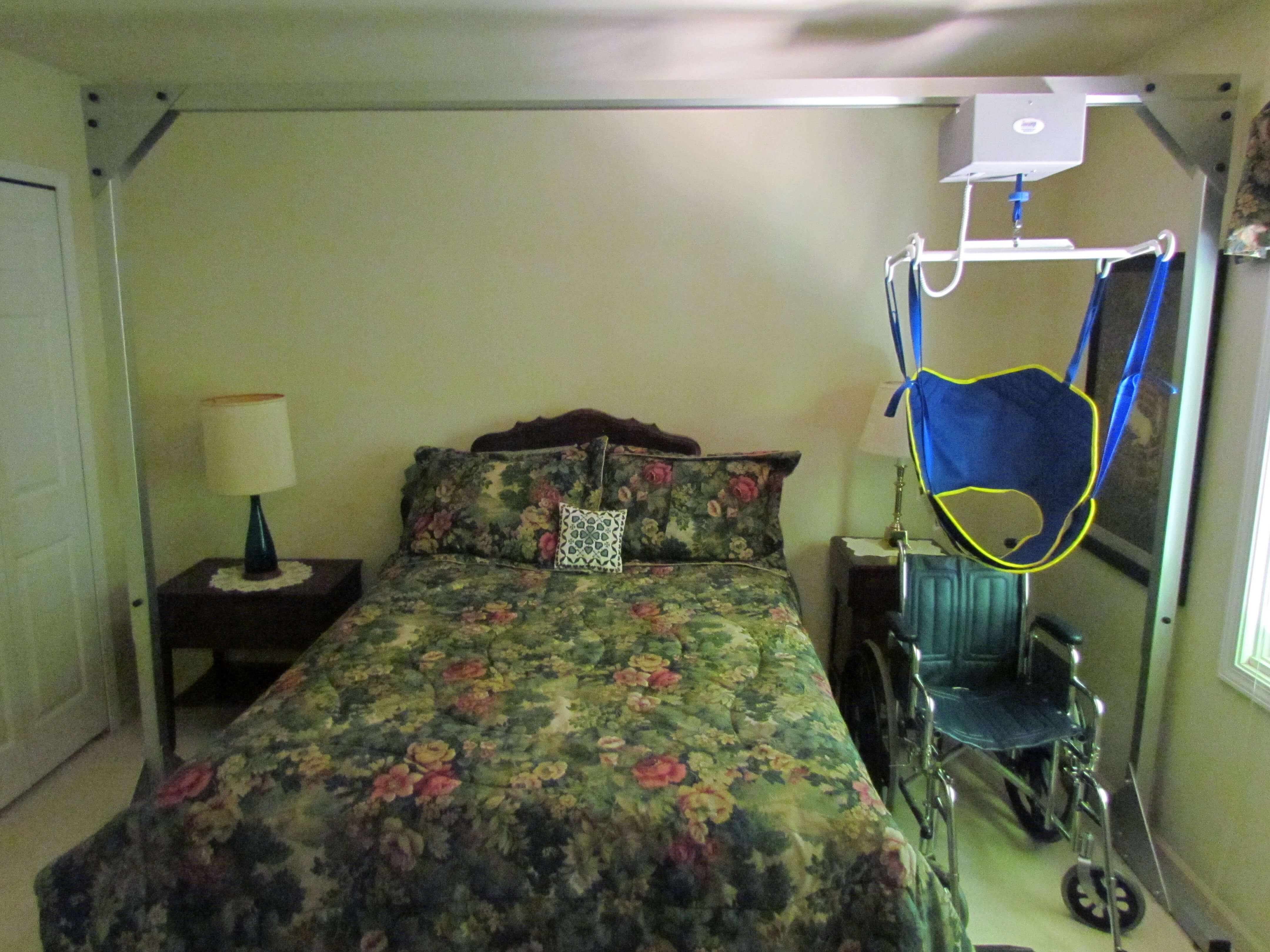 Amramp Overhead Patient Lift helps caregivers move patients from wheelchairs to their beds.